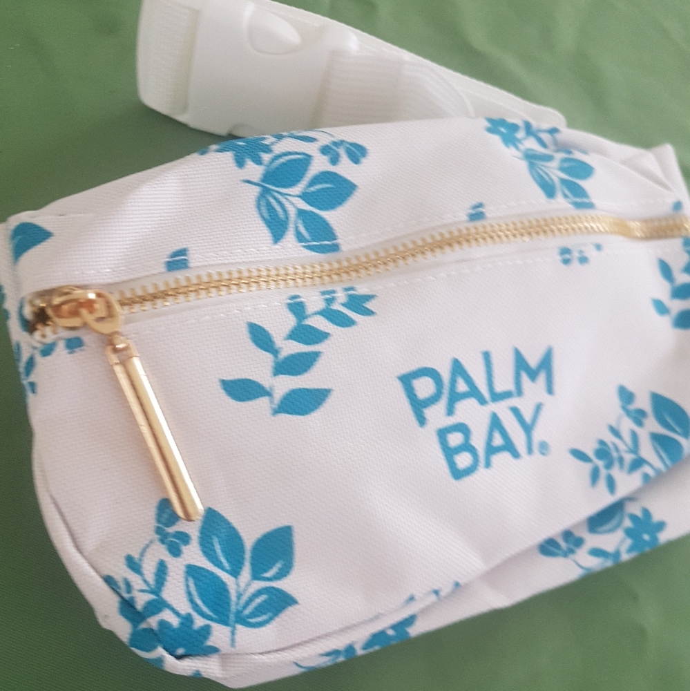 🌴 Palm Bay Cross Body Bag